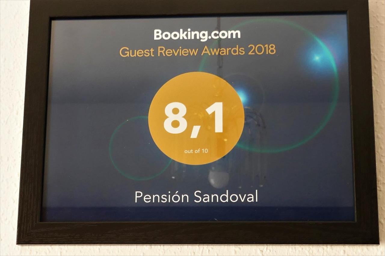 Pension Sandoval Леон Экстерьер фото